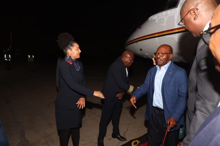 Ali Bongo et sa famille exfiltrés de Libreville vers l’Angola