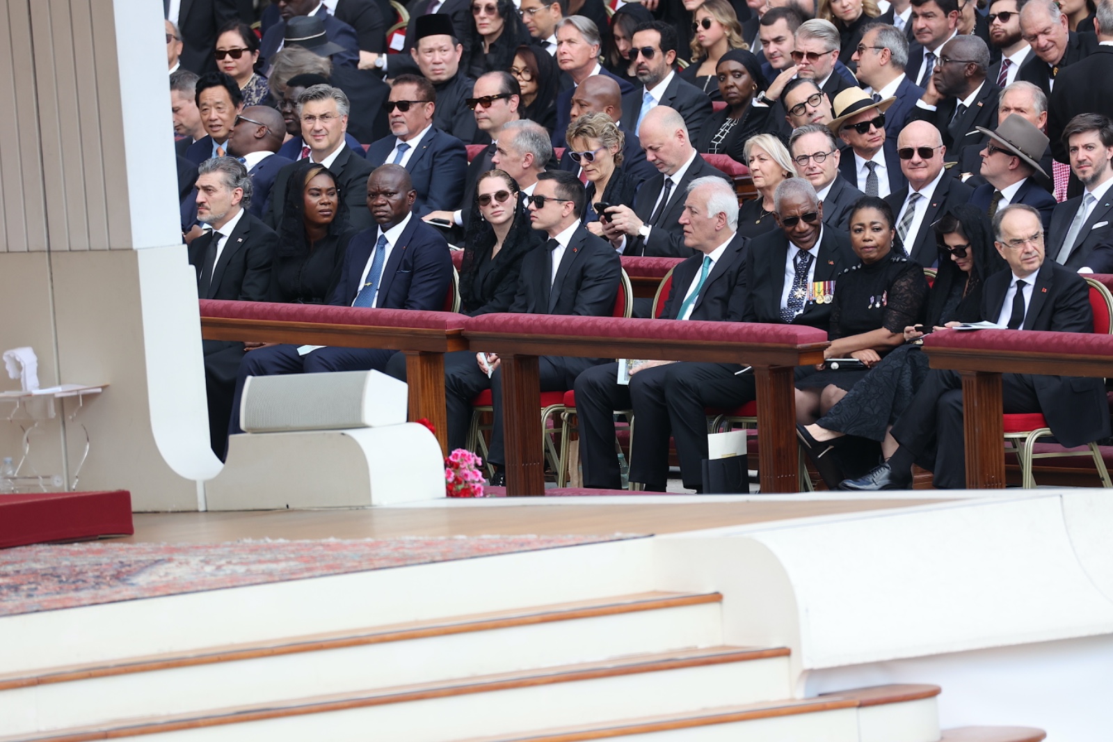 Oligui Nguema assiste à la messe inaugurale du ponticat de Sa Sainteté le pape Leon XIV