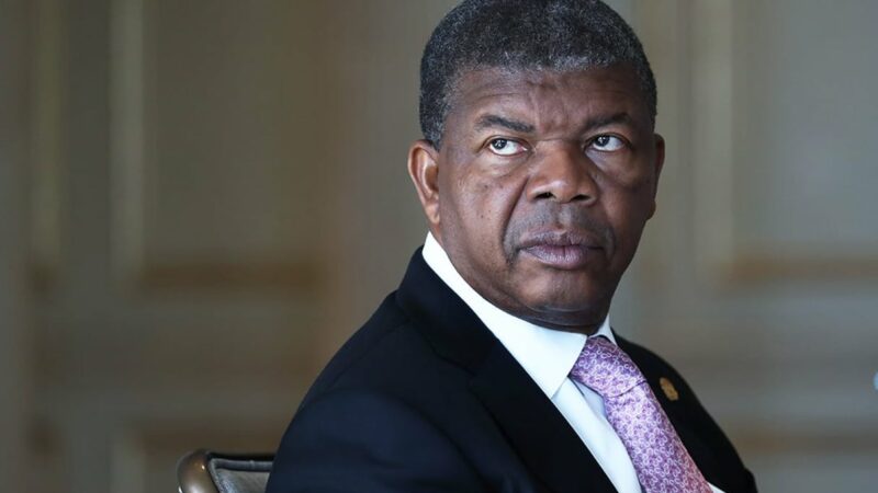 Arrivée du president angolais à Libreville