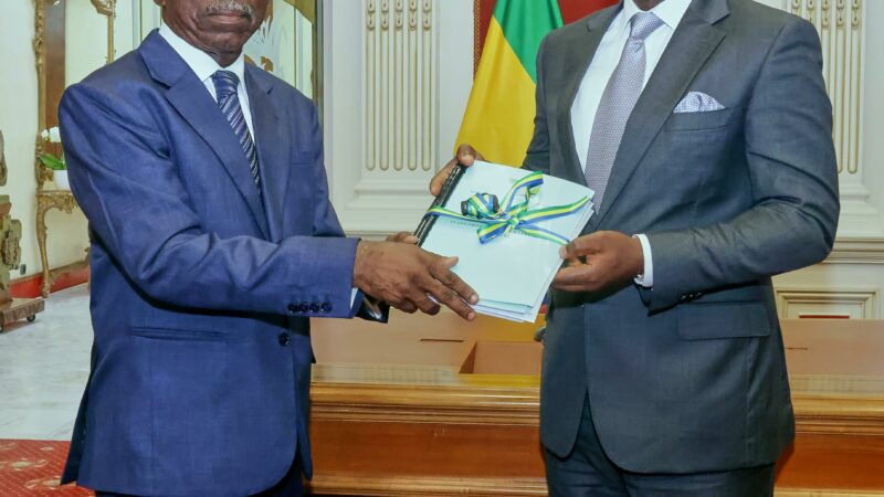 Les avant-projets de loi sur les partis politiques et la repartition des sièges électoraux remis à Oligui Nguema