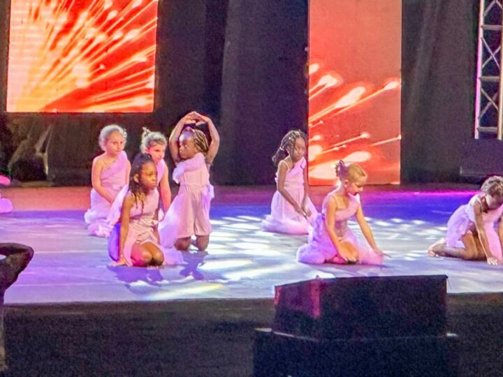 Culture: le palais des sports a abrité un concert de danse