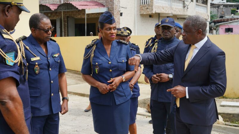 Gabon: le ministre de l’intérieur visite les postes de police avancés du grand Libreville