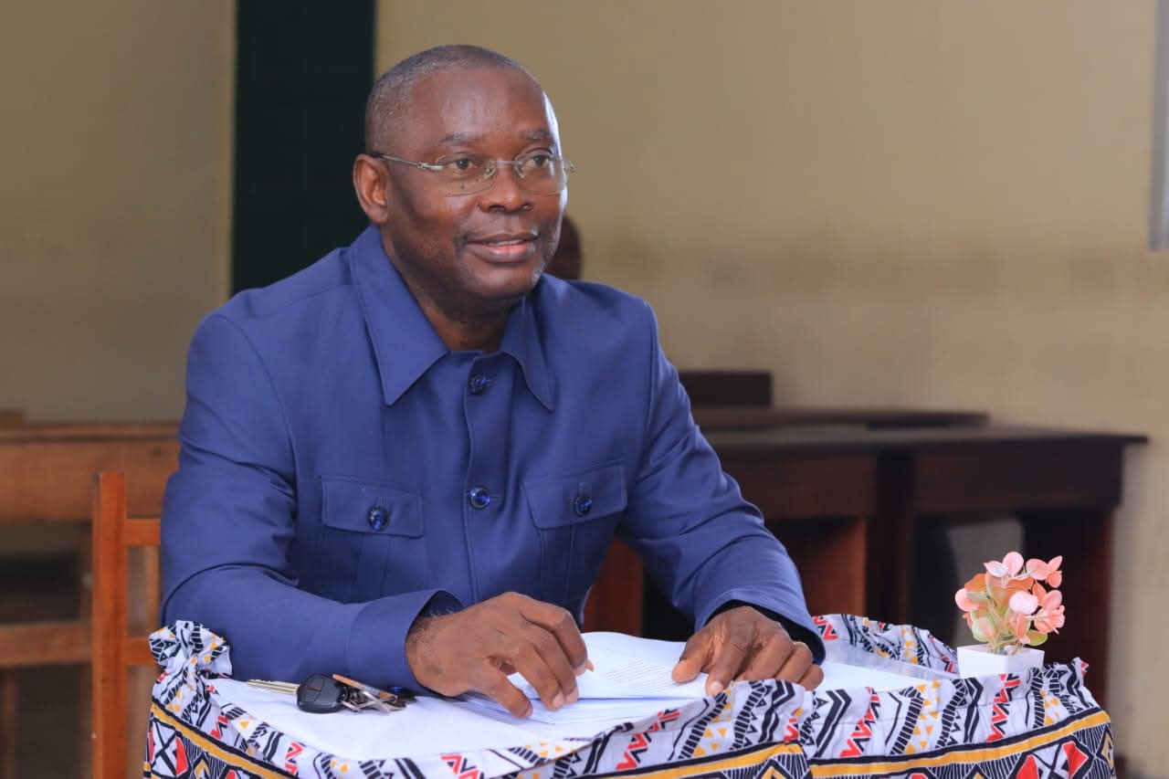 Education: Alain Mangouadi remet sur le tapis la situation administrative des agents publics