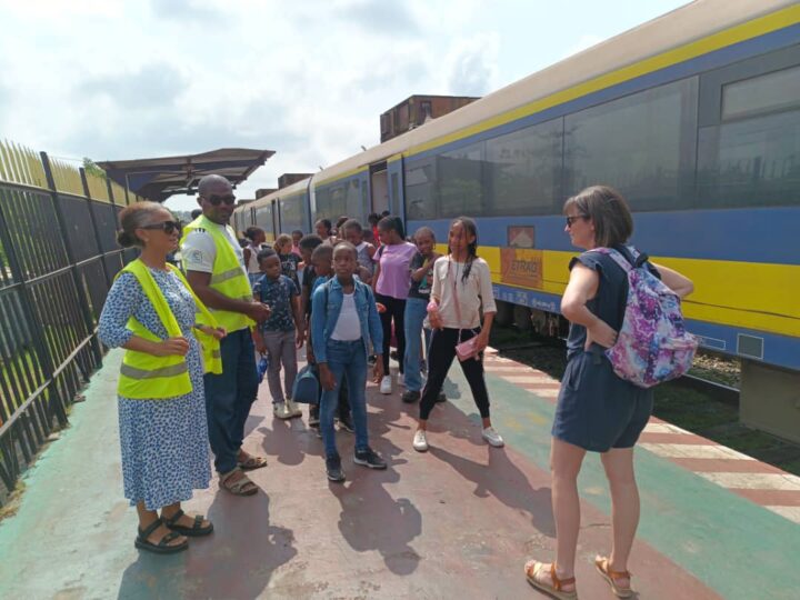 Les élèves de l’école conventionnée de SETRAG visitent la gare ferroviaire d’Owendo
