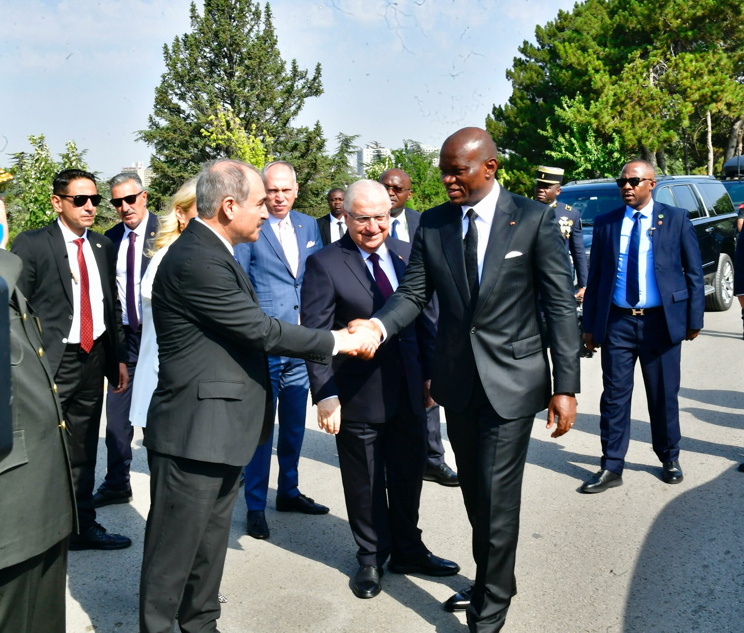 Le president se recueille au Mausolée d’Ataturk (reportage en image)