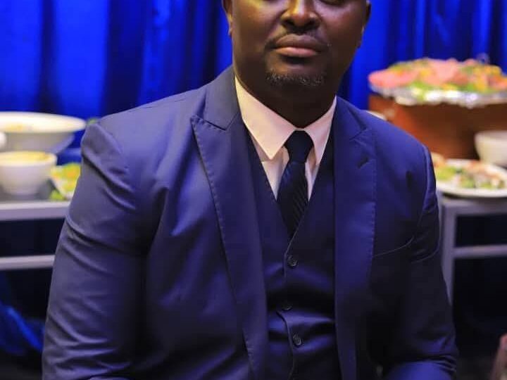 Elections locales : l’ex ministre Ndoungangoye investi tête de liste UDB dans le 2ème arrondissement de Franceville