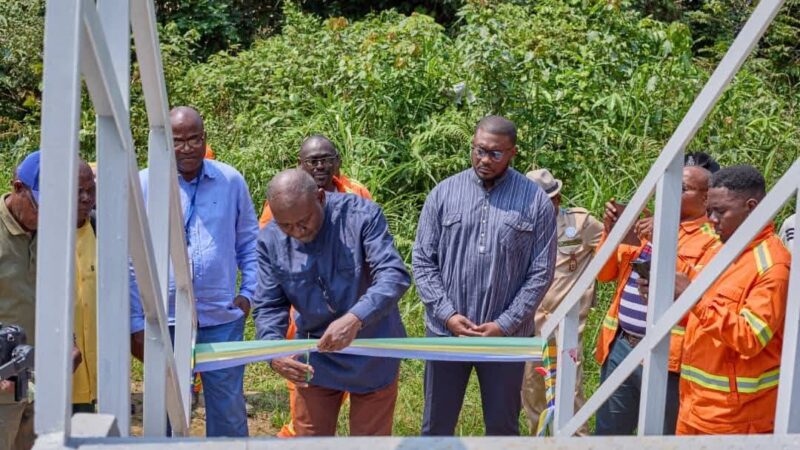 COMILOG offre une passerelle aux populations de Moanda 3
