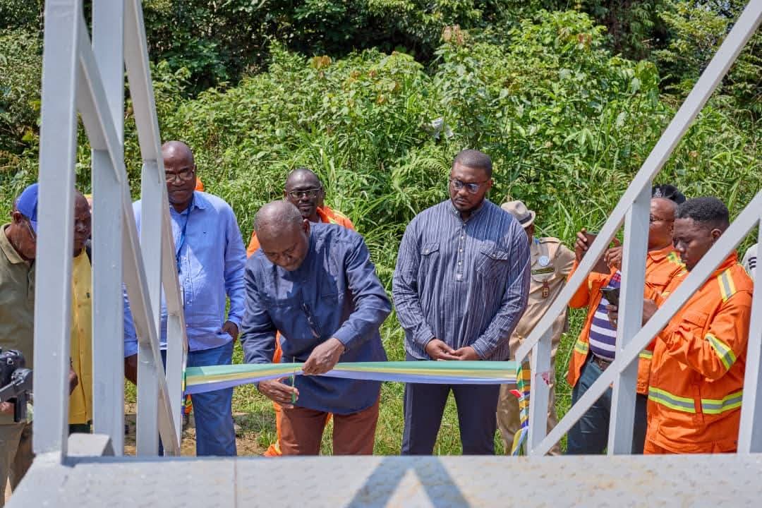 COMILOG offre une passerelle aux populations de Moanda 3
