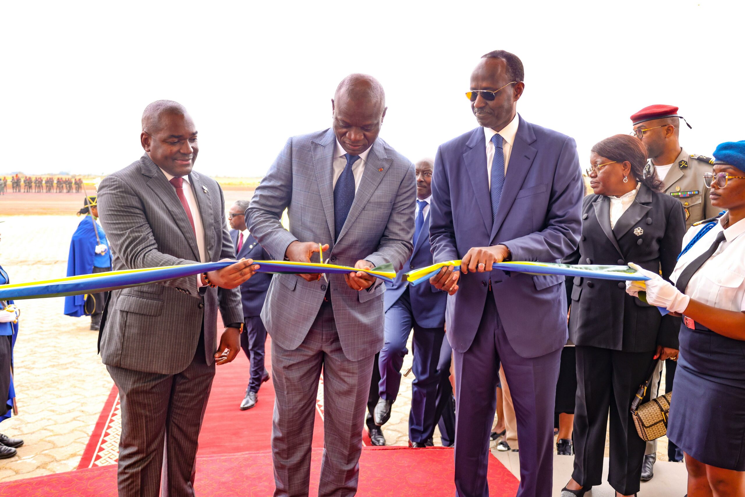 Le chef de l’Etat inaugure plusieurs édifices dans le Haut-Ogooué