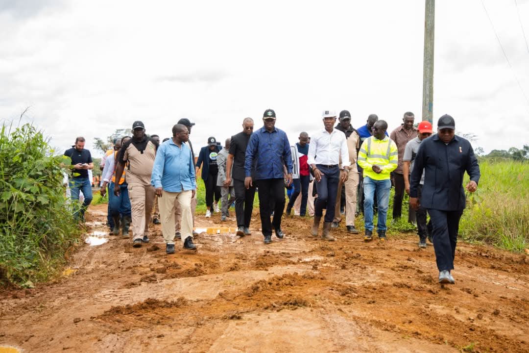 En visite privée dans la Boumi-Louetsi, Oligui Nguema visite plusieurs chantiers