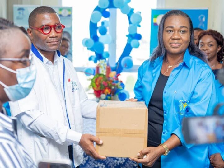 Novembre bleu: l’Association des femmes  et épouses des ministres remet un don de matériel en urologie au CHUL