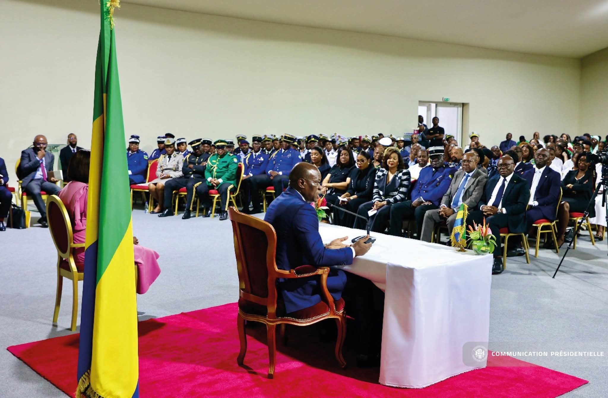 Oligui Nguema rencontre la communauté gabonaise vivant en Côte d’Ivoire