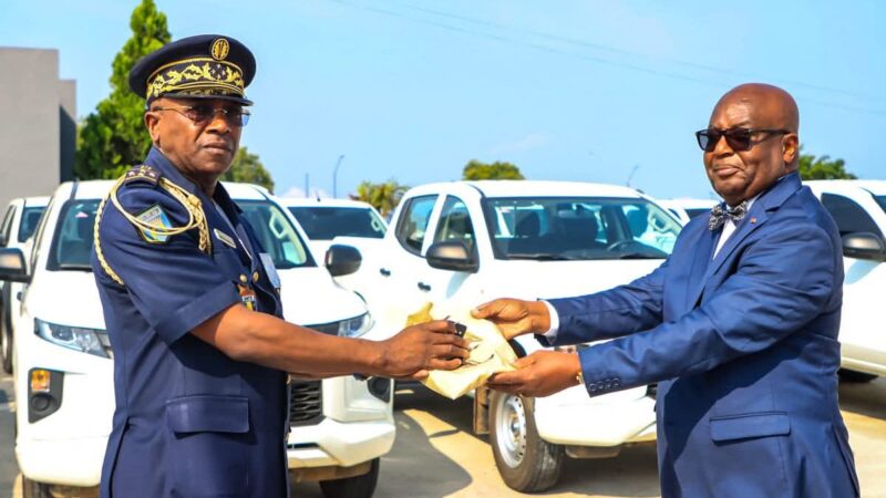 Gabon-sécurité: dotation des véhicules à la police nationale