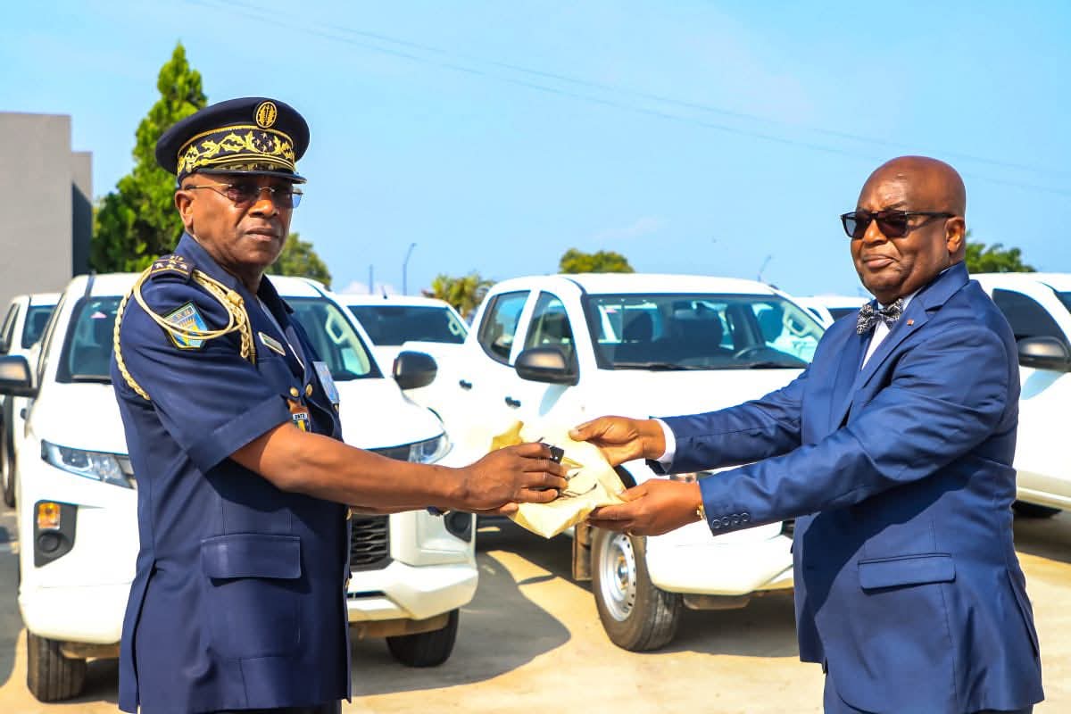 Gabon-sécurité: dotation des véhicules à la police nationale