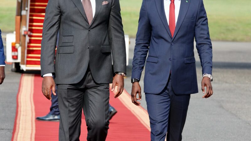 Diplomatie : de retour d&rsquo;un voyage à Brazzaville,  Bassirou Diomaye Faye effectue une escale à Libreville