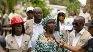 La bénéficiaire, Mme Ogoula Maryame face à la presse